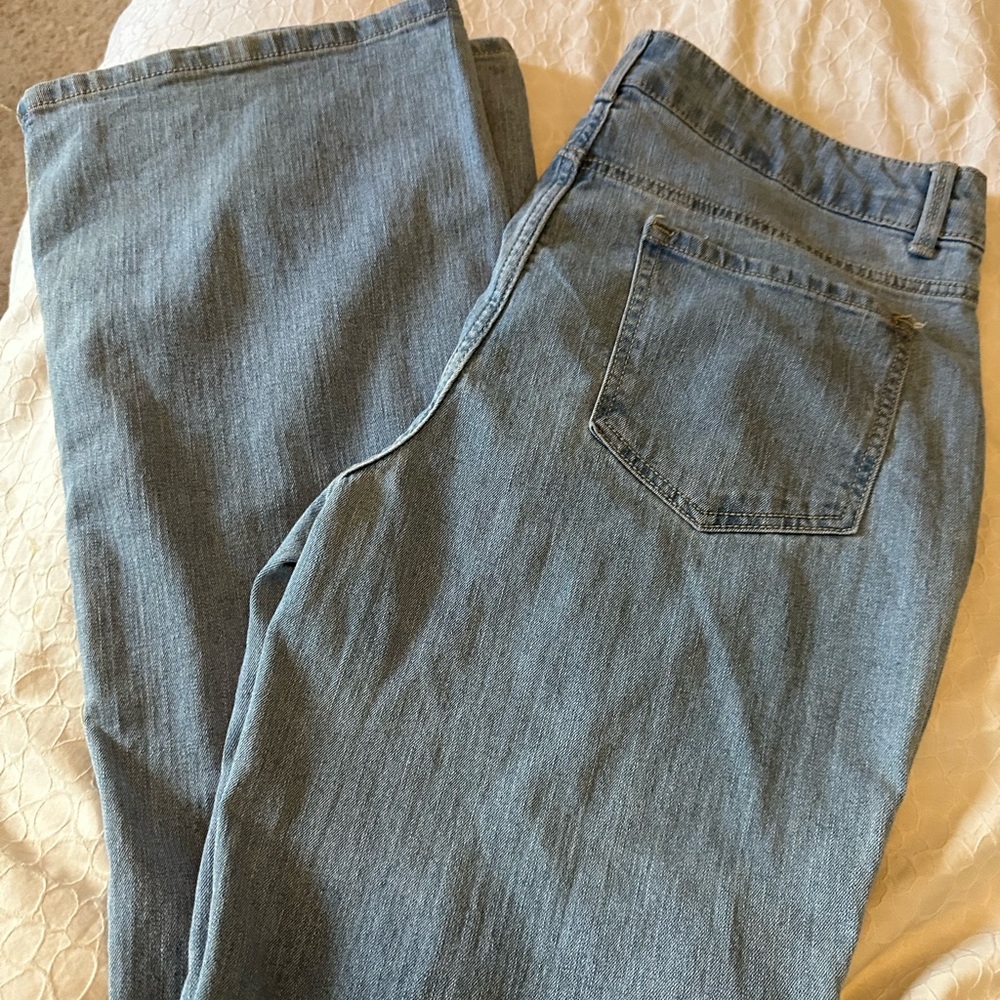 Juniors size 17 jeans (A24)